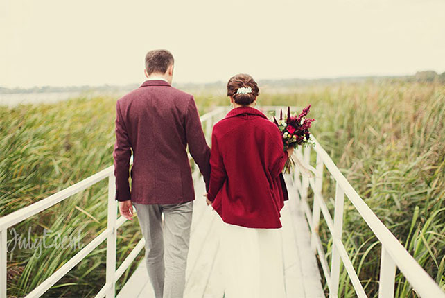 Антон и Татьяна, богемная свадьба бордового цвета