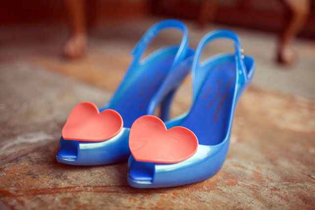 свадьба в тематике Алиса в стране чудес, туфли невесты