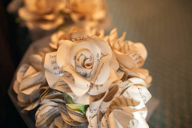 свадьба в тематике Алиса в стране чудес, букет подружек невесты