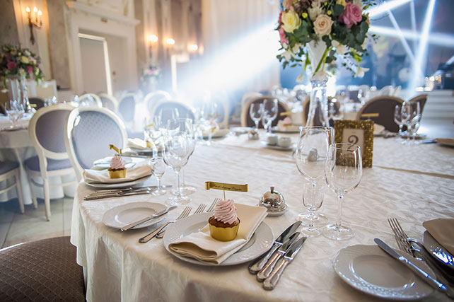 Анастасия и Михаил: ноябрьская сказка, декор столов