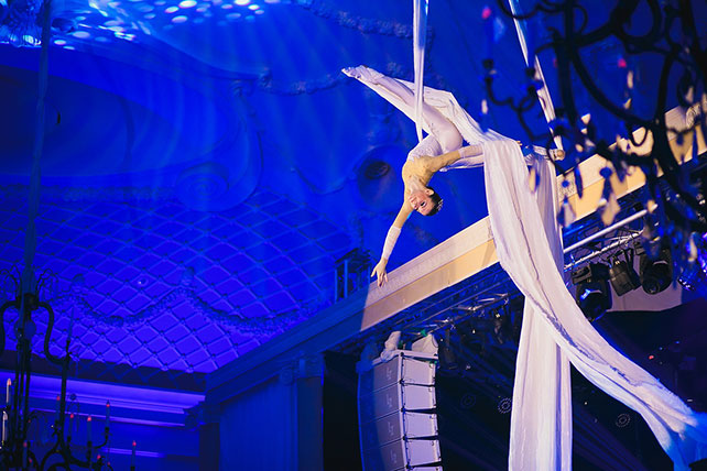 Анастасия и Михаил: ноябрьская сказка, свадебное шоу, эквилибристика