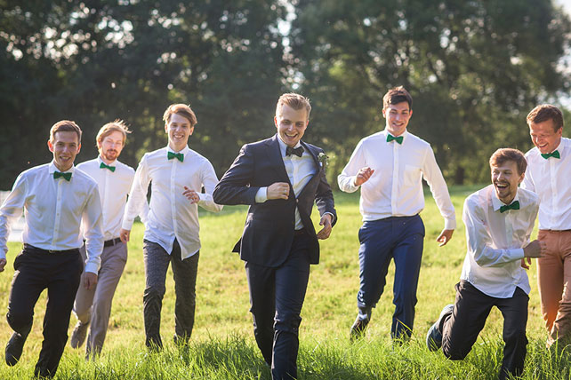 Английский сад, жених с друзьями