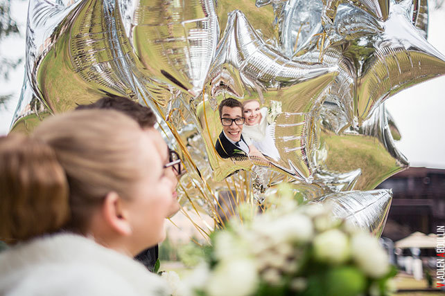 жених и невеста с шариками
