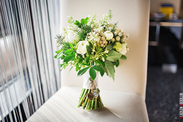 букет невесты из белых цветов