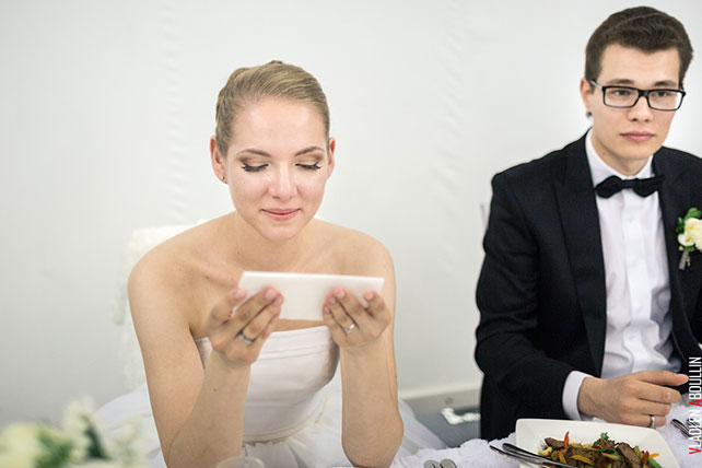 невеста читает поздравление