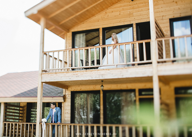 белая свадьба в шатре, жених и невеста