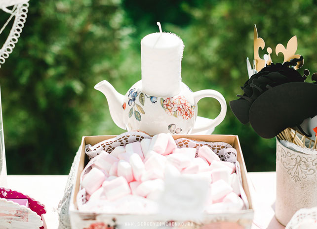 белая свадьба в шатре, сладкий стол