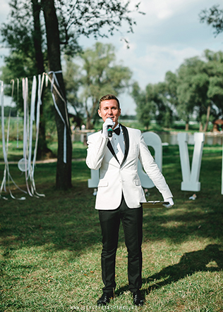 белая свадьба в шатре, ведущий