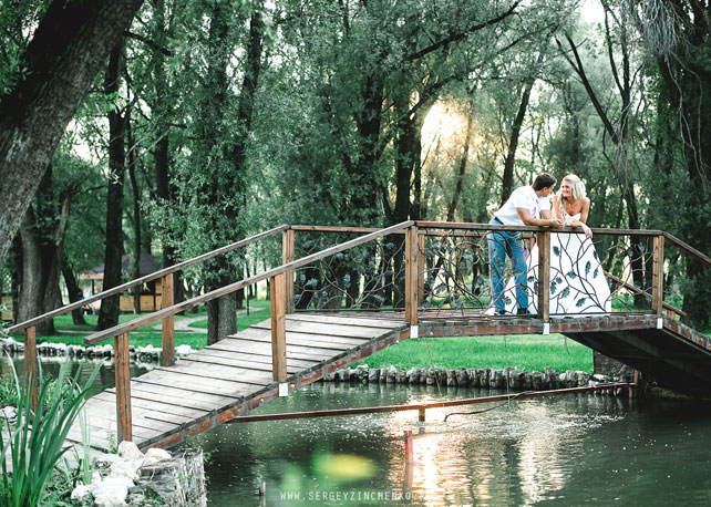 белая свадьба в шатре, жених и невеста