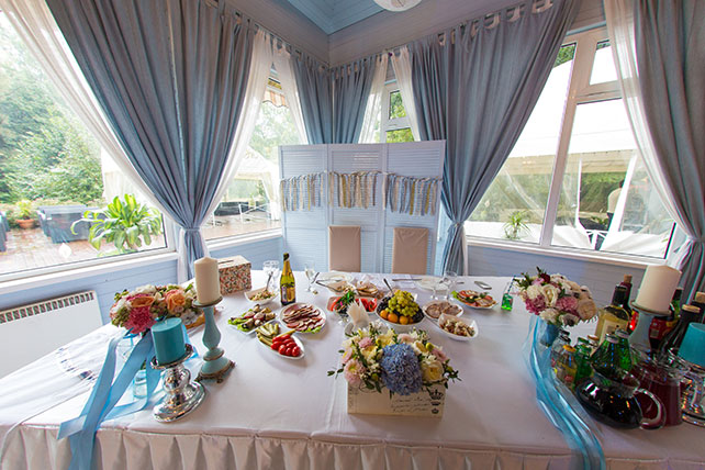 бело-голубая свадьба, стол молодоженов