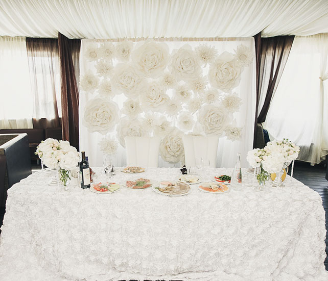 белоснежная свадьба, стол молодоженов