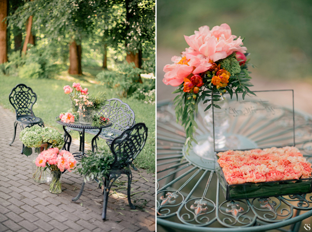 Цветы на столике