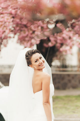 Бирюзовая свадьба Юрия и Александры, улыбка невесты