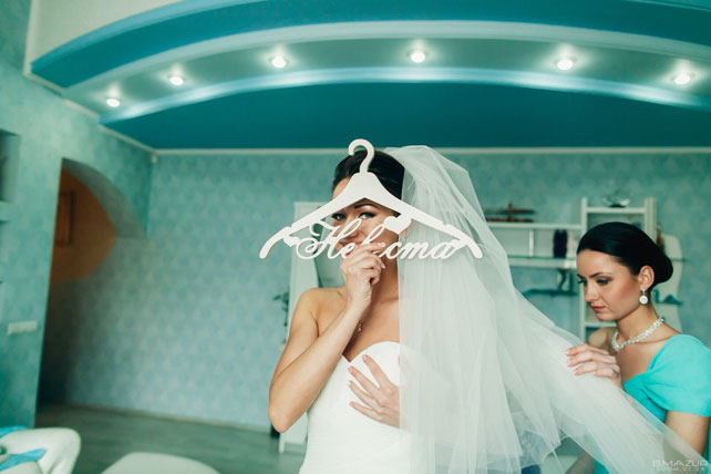 Бирюзовая свадьба Юрия и Александры, вешалка с надписью