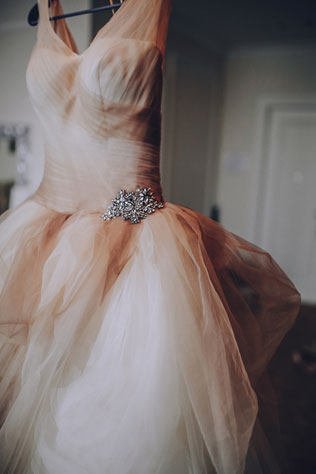 Дыхание бохо в цвете марсала, платье невесты