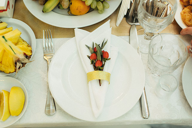 Большая греческая свадьба, сервировка стола