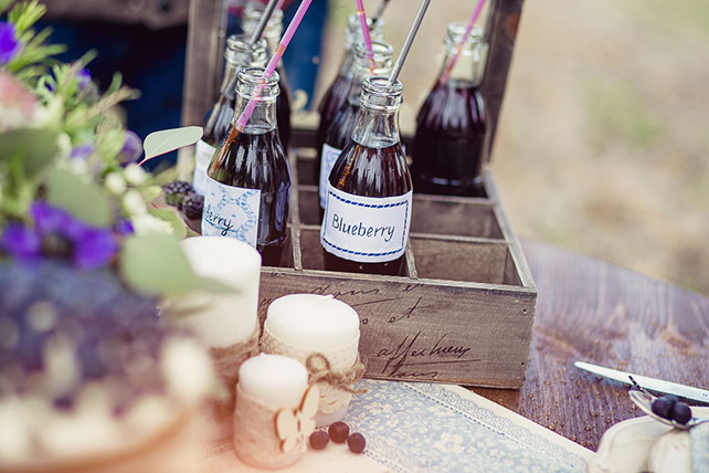 Очарование ранней весны, черничная свадьба Натальи и Сергея, декор места фотосессии жениха и невесты