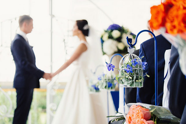 Элегантная черничная свадьба, церемония бракосочетания