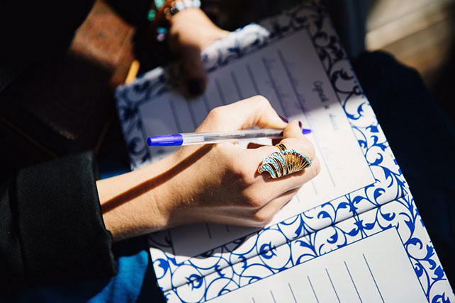 Элегантная черничная свадьба, книга пожеланий в синем цвете