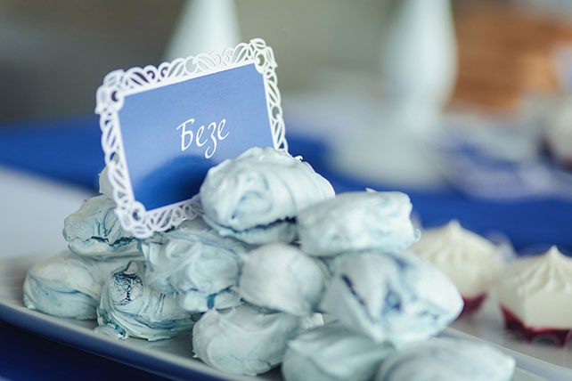 Элегантная черничная свадьба, безе