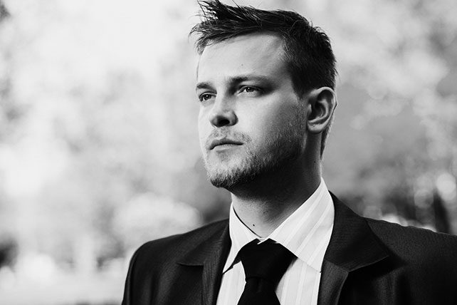 Тёплое ретро: свадьба Антона и Александры, образ жениха