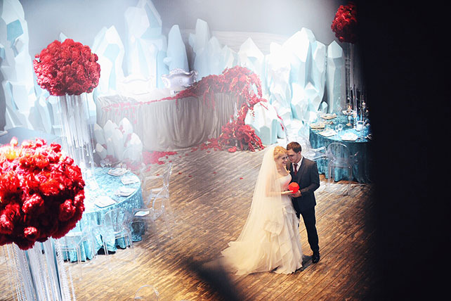 Агентство свадебной режиссуры TOBELOVE, декор зала, жених и невеста