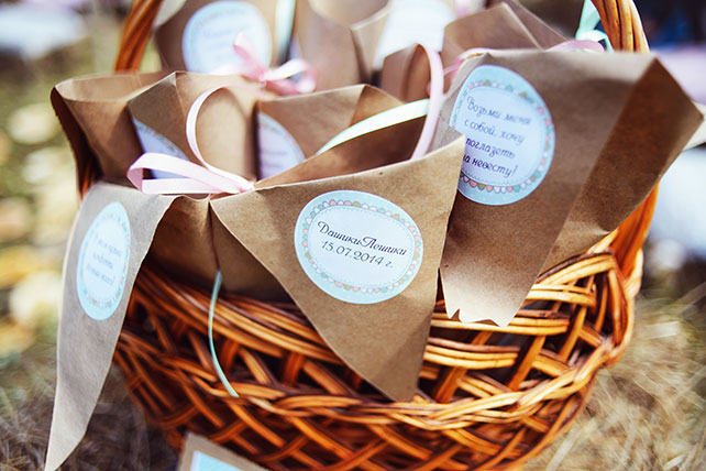 Деревенская свадьба в стиле рустик, кульки для гостей