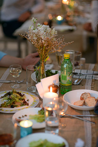 Деревенская свадьба в стиле рустик, сервировка стола