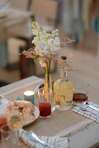 Деревенская свадьба в стиле рустик, сервировка стола