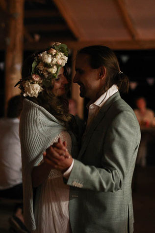 Деревенская свадьба в стиле рустик, танец молодожен