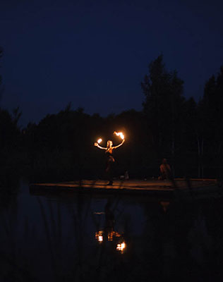 Деревенская свадьба в стиле рустик, огненное шоу