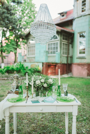 Стол у старой немецкой усадьбы