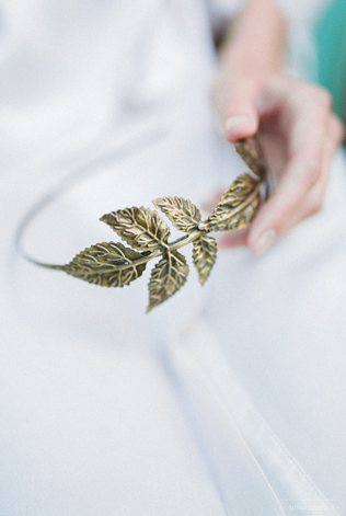 Диадема в форме листочка