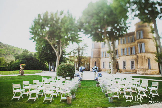 Романтика во Франции, свадьба Елены Кулецкой и Станислава Романовского, декор места торжественной церемонии бракосочетания