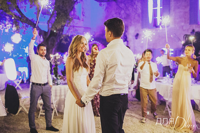 Романтика во Франции, свадьба Елены Кулецкой и Станислава Романовского, танец молодожёнов, бенгальские огни