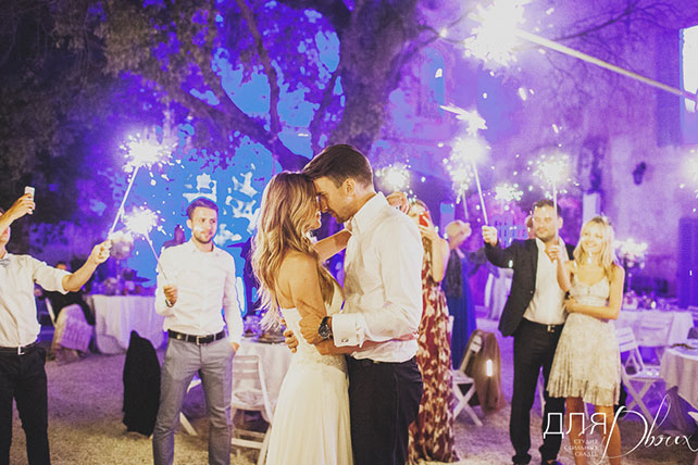 Романтика во Франции, свадьба Елены Кулецкой и Станислава Романовского, танец молодожёнов, бенгальские огни