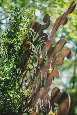 эльфийская свадьба, декор места церемонии, деревянные ворота