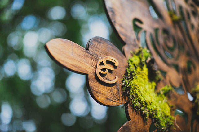 эльфийская свадьба, декор места церемонии, деревянные ворота