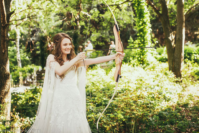 эльфийская свадьба, невеста стреляет из лука