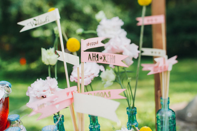 Фуршетная свадьба, флажки