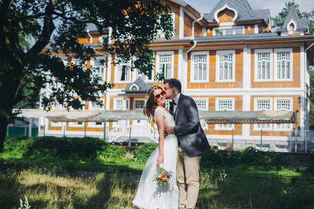 Фуршетная свадьба, жених и невеста