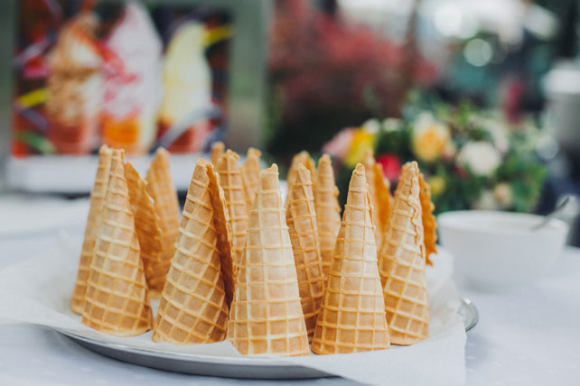 Фуршетная свадьба, вафельные рожки