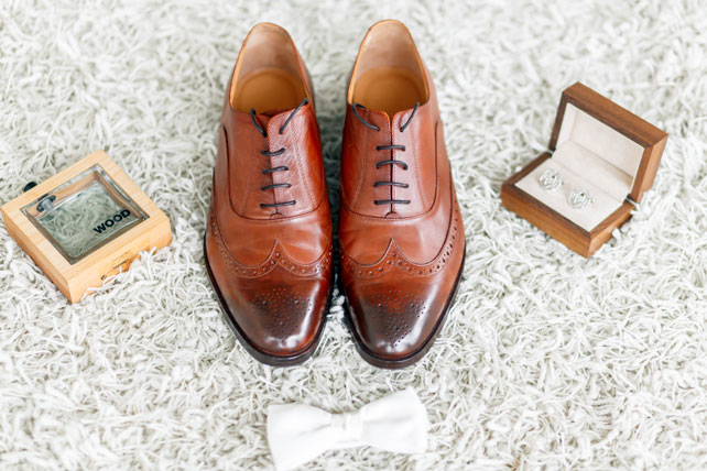 Гармония цветов, туфли, бабочка и запонки жениха