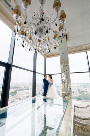 Гармония цветов, встреча жениха и невесты