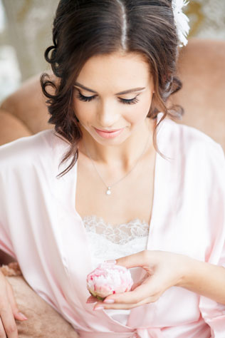 Гармония цветов, невеста с цветком