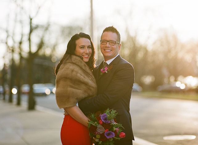 невеста в красном платье, накидка для невесты