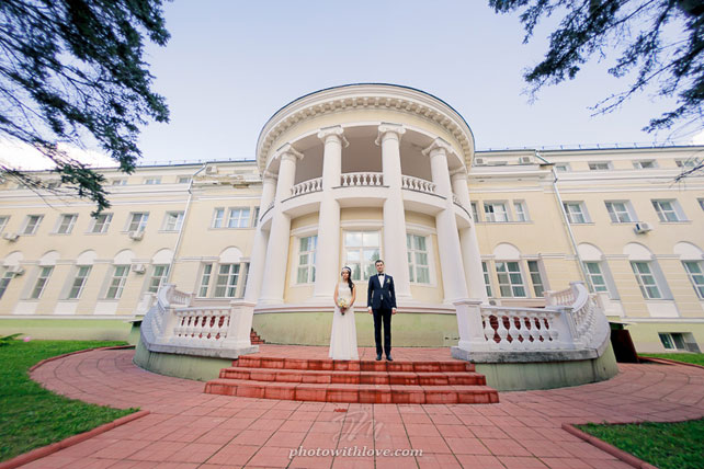 гламурная бирюзовая свадьба, жених и невеста