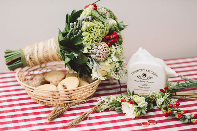 Веселая зеленая свадьба Вани и Жени, обручальные кольца