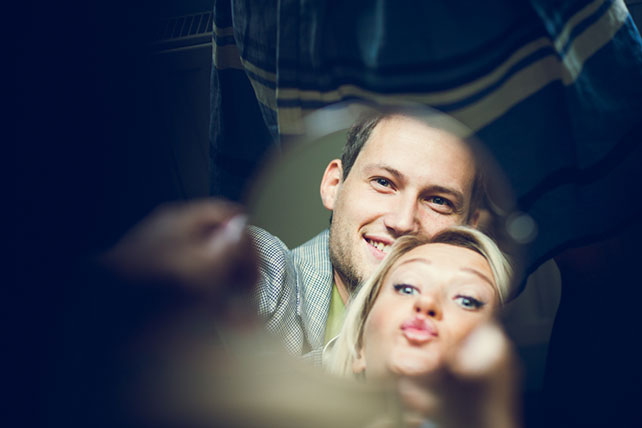 Веселая зеленая свадьба Вани и Жени, жених и невеста