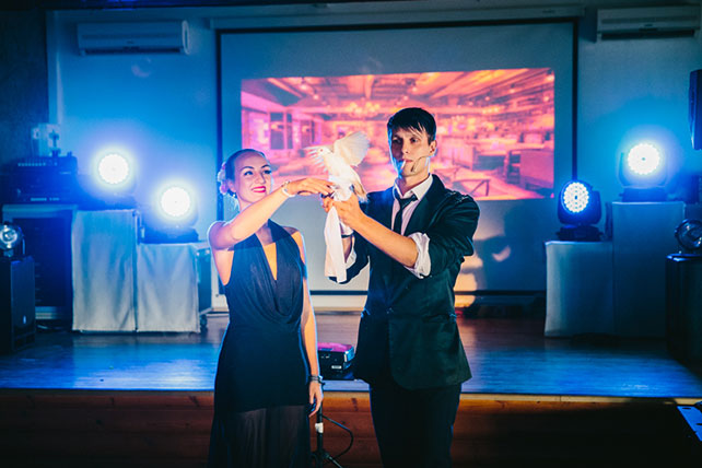 Веселая зеленая свадьба Вани и Жени, шоу на свадьбе, иллюзионист